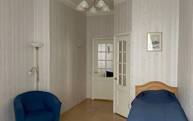 Апартаменты Двухкомнатная квартира на Большой Конюшенной 2