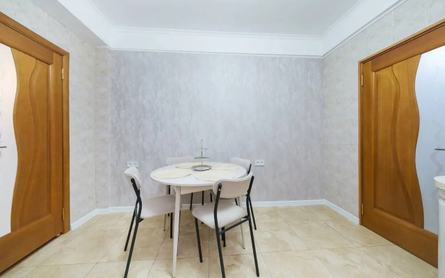Italyyanskaya S Bolshoy Verandoy Flat