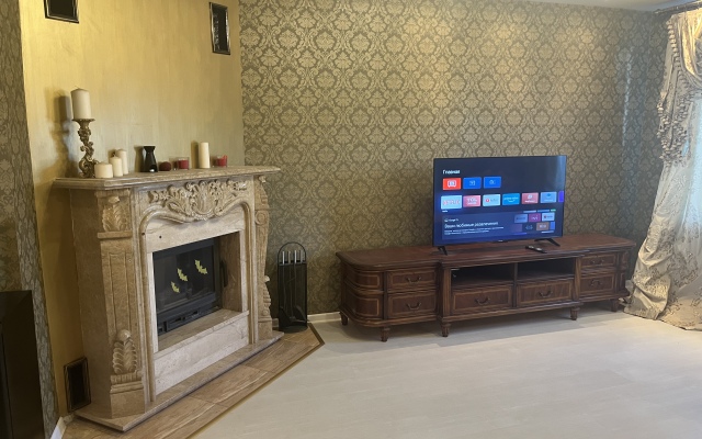 S Basseynom, Saunoy  i Kaminom Private House