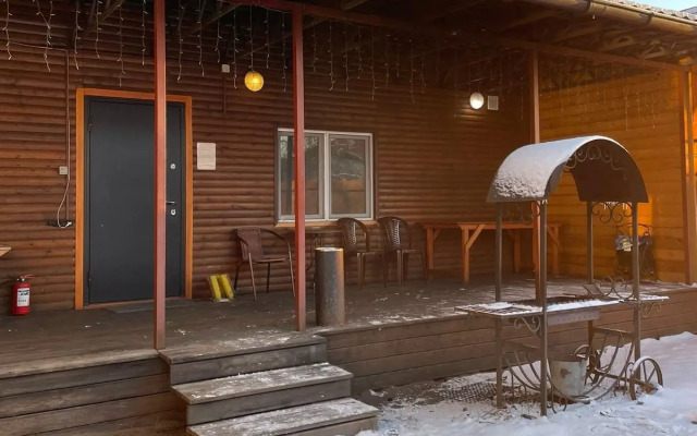 Kottedzh S Terrasoy I Basseynom Guest house