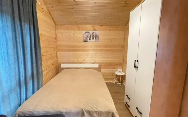 V Dntsn Zelyony Bor Na Lesnoy 4 Private house