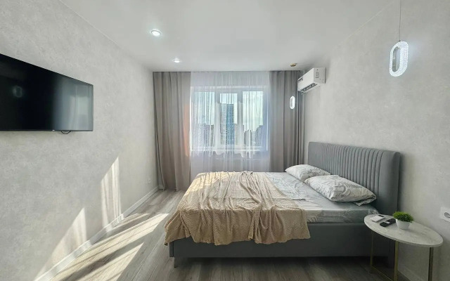 Квартира LikeHome на Братьев Хусаиновых 6