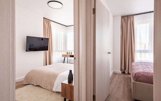 Ezhevichno-Smorodinovyj Tort, vidovaya Flat