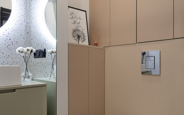 Апартаменты улучшенные в новом доме с качелей