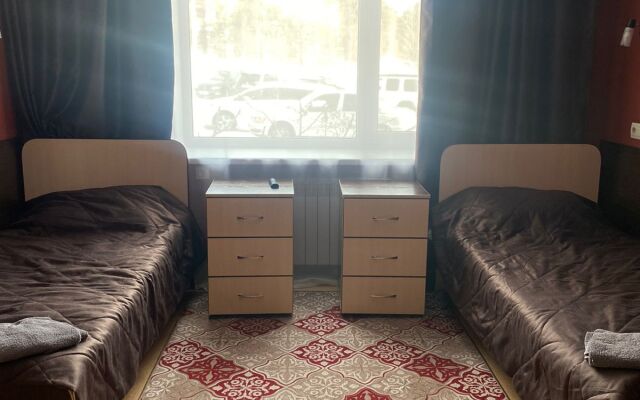 Отель Айхал