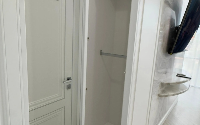 Flat U Morya Zhk grin Seyl 2