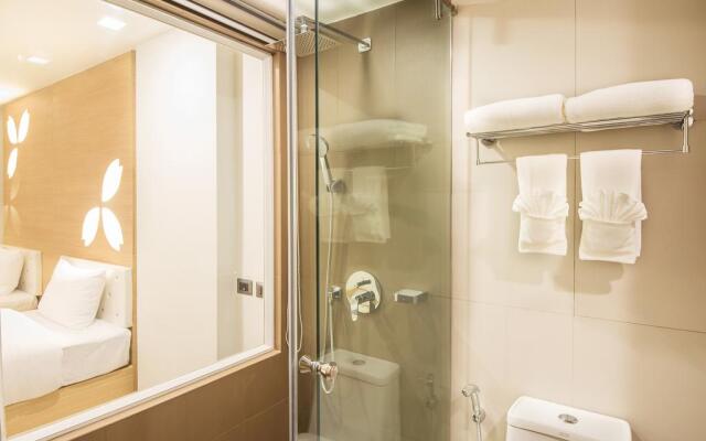 Clarion Hotel Patong Beach