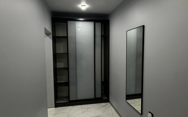 Na naberezhnoy Flat