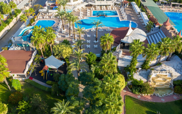 Aydinbey Famous Resort - Ultra All Inclusive