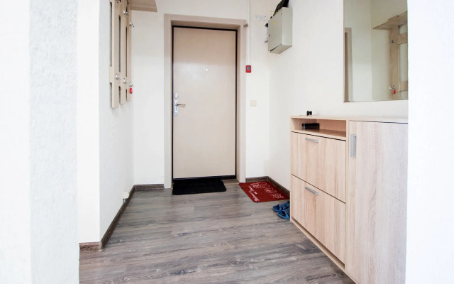 Metro Akademicheskaya Flat
