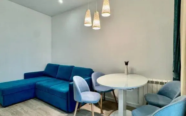 Na Tavricheskoy 7k2 Flat