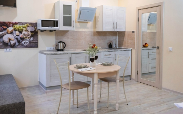 Stil'naya MORENT 25 kv. m na 7 etazhe v ZHK «Sorrento Park» Apartments