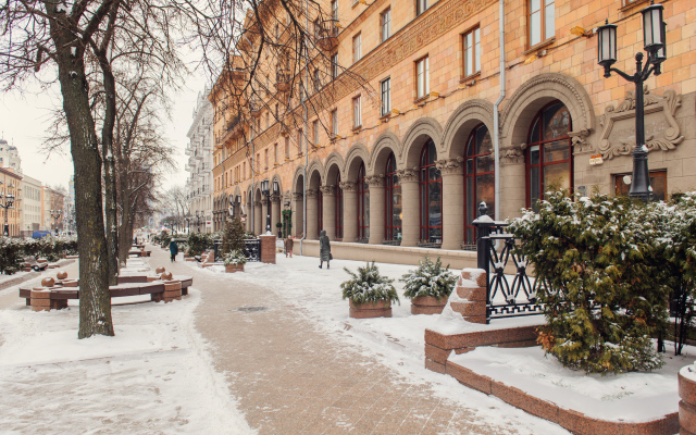 Dvukhkomnatnye Ryadom S Gum Apartments