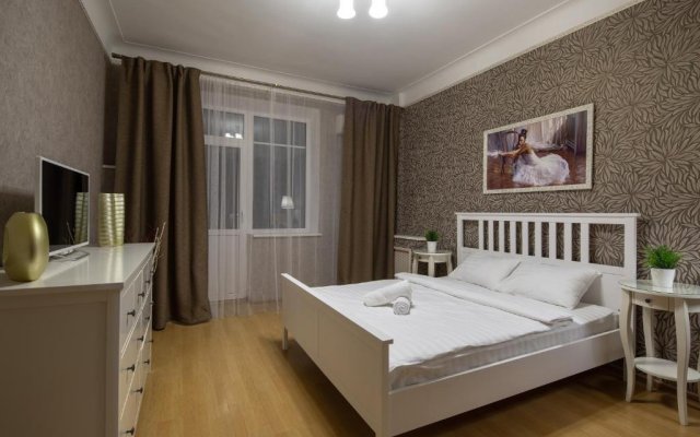 3 - room apartment on Tverskaya , Patriarchal