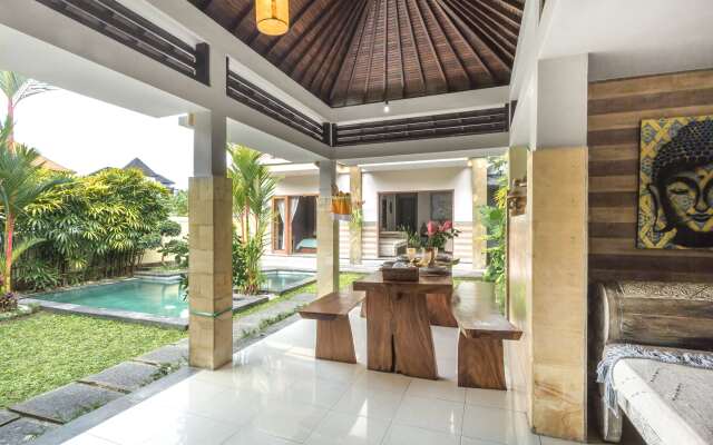 Blue Swing Villa
