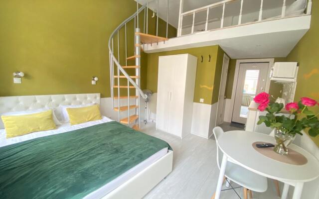 Квартира New Horizon Есения классический интерьер в духе Петербурга у Садовой