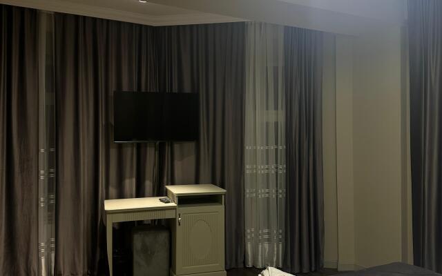 Parliament Hotel & Restaurant