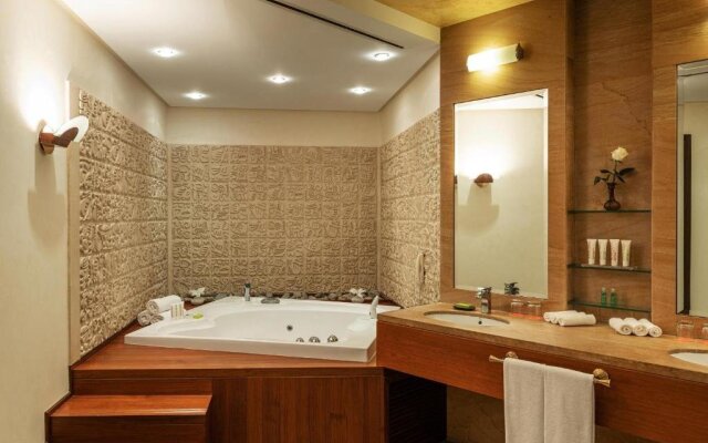Le Meridien Al Aqah Beach Resort