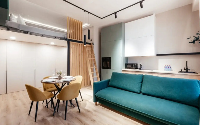 Red Grin Seil Apartments