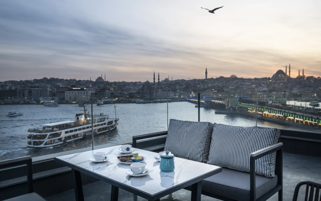 Отель DeCamondo Residence Karaköy