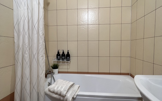 Апартаменты на Берегу Ангары 2-хкомн квартира