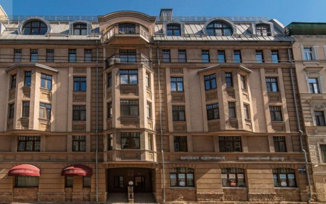 Roskoshnaya Kvartira Dlya 8mi Gostey S Parkovkoy Apartments