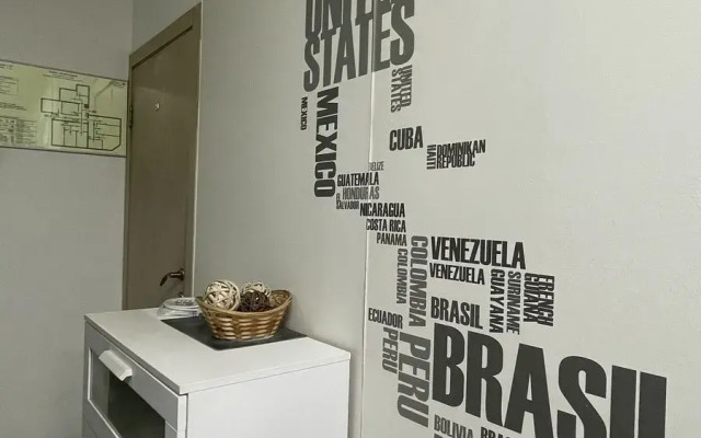 Mir Na Baumanskoy Hostel