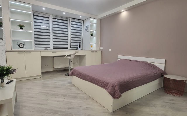 Апартаменты День и Ночь на Согласия