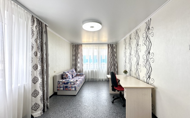 naprotiv TTS Zhemchuzhina Sibiri Apartments