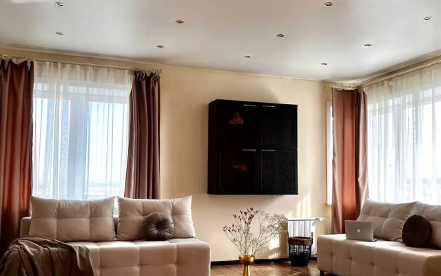 Na Ulitse Karla Libknekhta 112 Flat