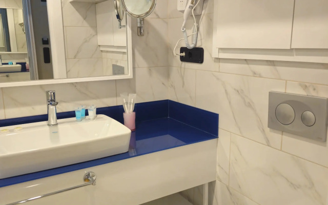 Studiya na Pervoy Beregovoy Linii Apartments