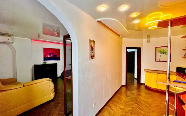 Centr vostok otlichnaja na Odesskaja 44k1 Apartments