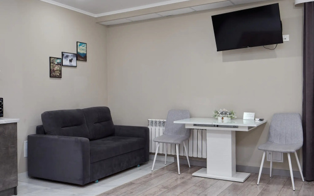 Gory i Solntse Apartments