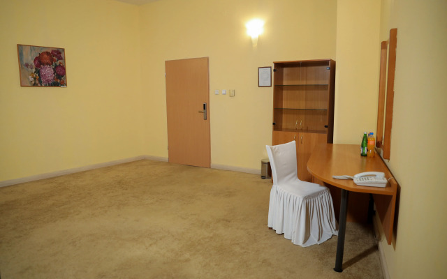 Expo Hotel