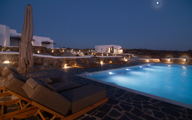 Thronos Suites Hotel