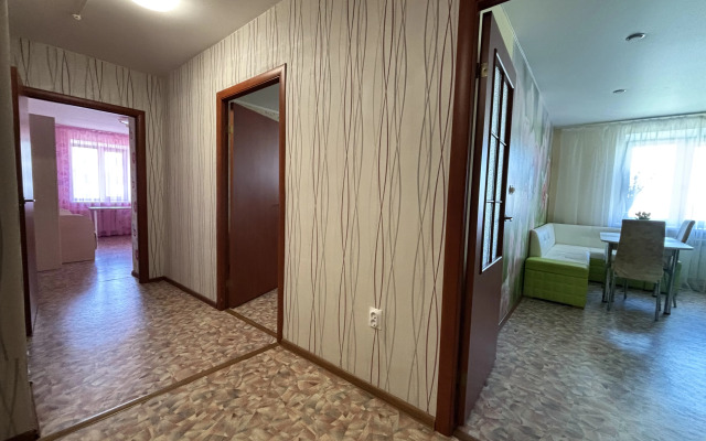 Bolshaya Kvartira Do 7 Gostey Apartments