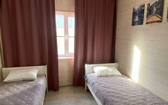 Shestimestny U Samogo Serdtsa Baykala Private House