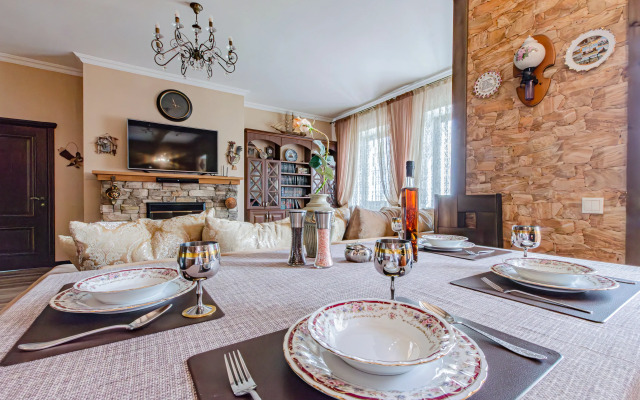 Rustic Luxe in Heart of Kazan Flat
