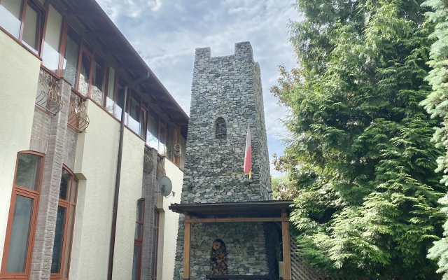 Gostinichno-Restorannyij Kompleks Veterok Hotel