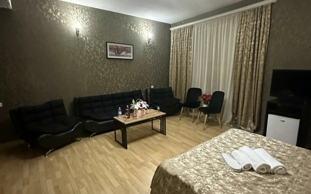 Qeroli old town Hotel