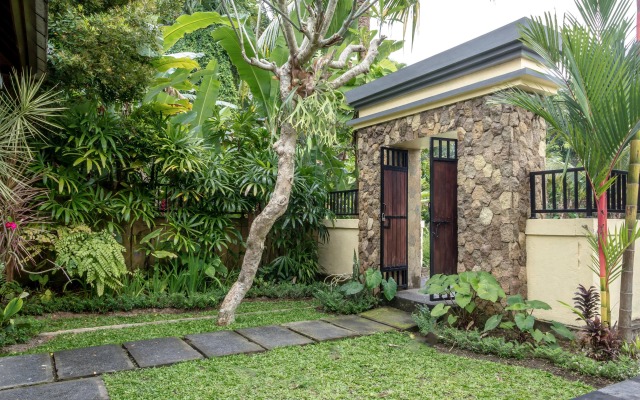 Blue Swing Villa