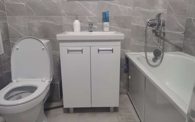 V 10 Minutakh Ot Akvaparka Flat