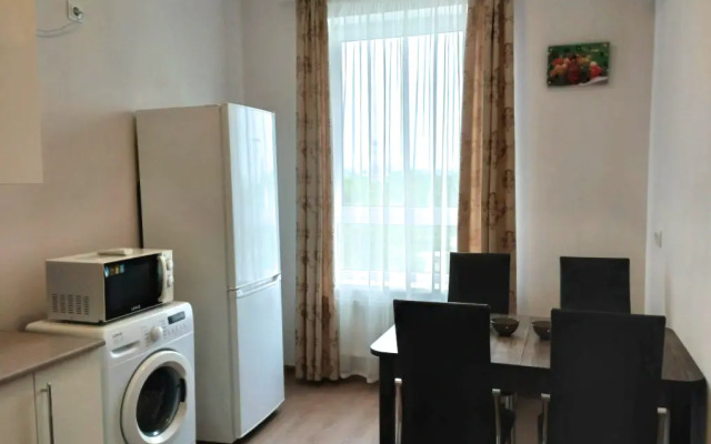 V neskolkikh shagakh ot morya Flat