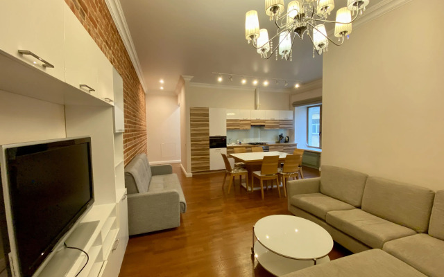 Апартаменты White House на Большой Морской Улице 11