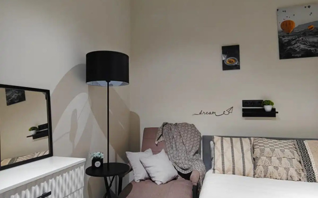 Квартира Уютная студия посуточно рядом с метро Петроградская