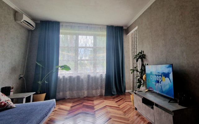 2-Kh Komnatnaya Kvartira v Tsentre Gagry Flat