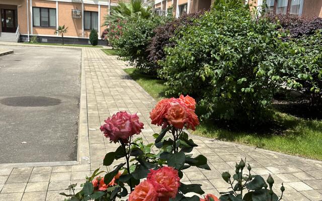 Na Staroobryadcheskoj Apartments 1