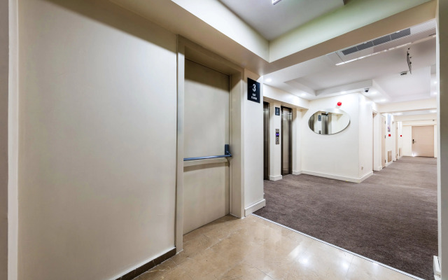 Roys Hotel & Suites Hotel