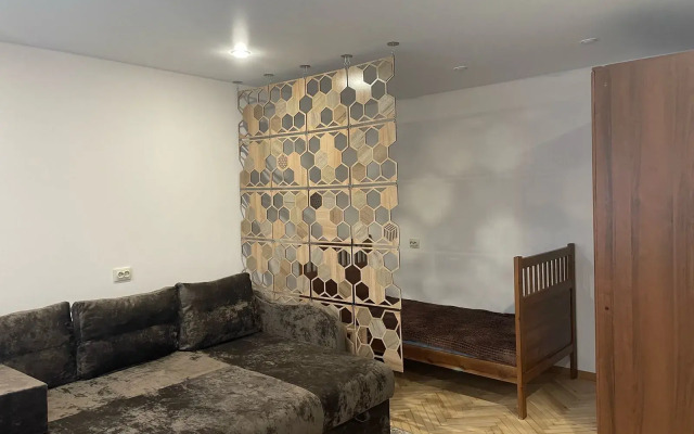 V Tihom Rajone Flat