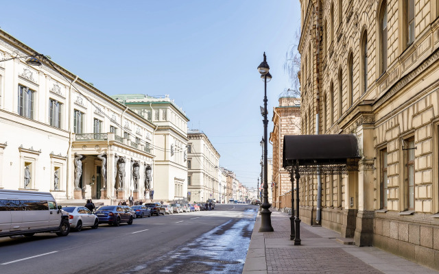 Апартаменты Hermitage Mansard 170 кв.м напротив Дворцовой Площади с Видом на Эрмитаж